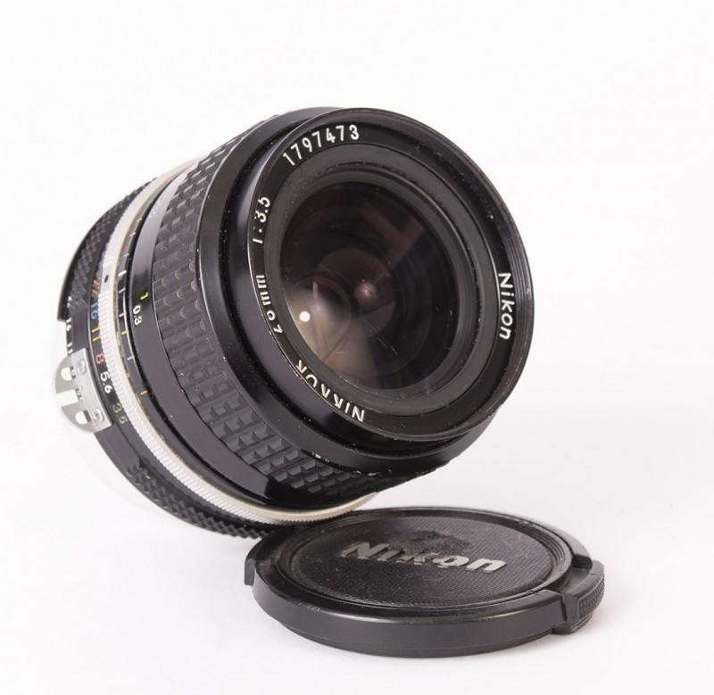 Nikkor 28 f 3,5 S size .jpg