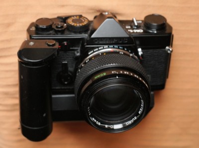 mój olympus om-1n z winderem i obiektywem f 1,2 50mm