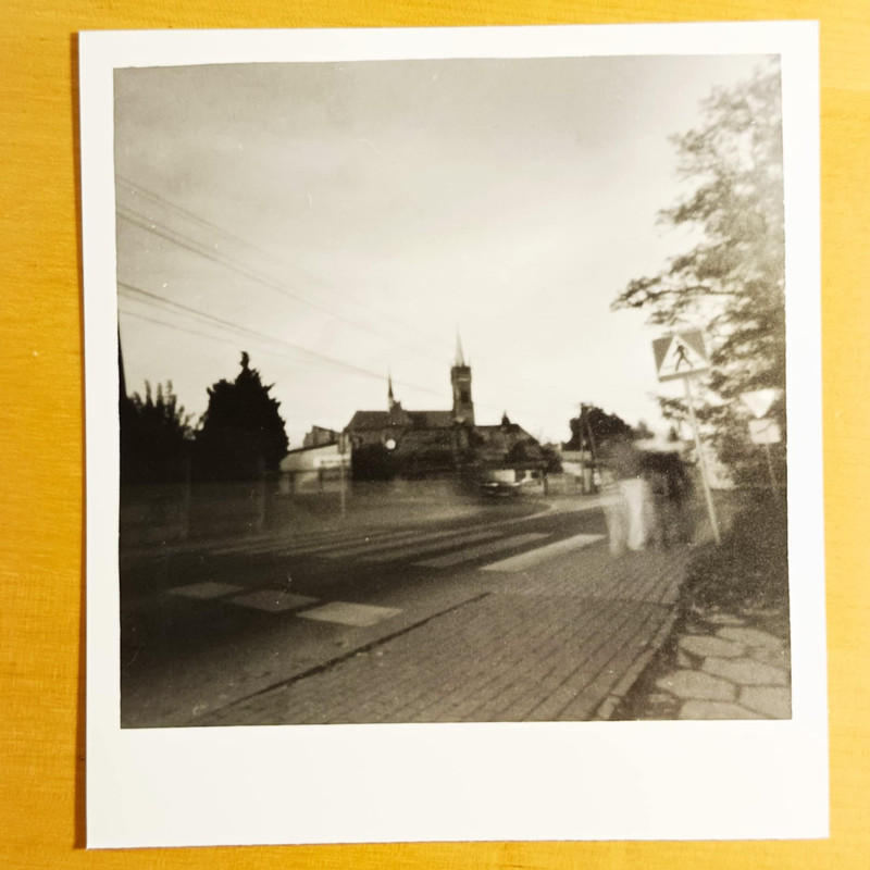 Film FOMAPAN 200,  Papier FOMASPEED Vriant 312 multigrade MATT.<br />Od początku do końca cały proces analogowo, odbitka 9,5 x 9,5 cm sfotografowana telefonem.